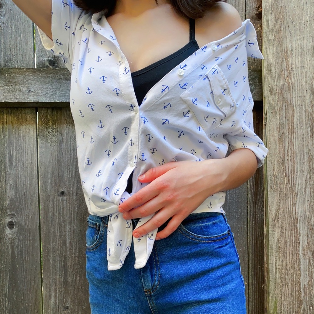 retro japna white blouse with blue anchor print !!